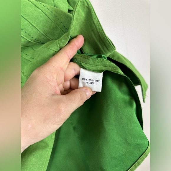 Talbots petites small 18-1/2 p2p 23-1/2 length green feels like velvet preowned - Picture 6 of 7